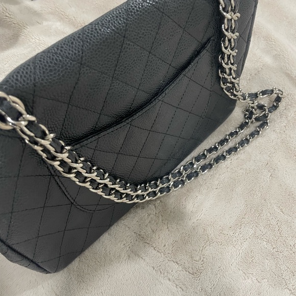 Vintage Classic Caviar Chanel bag 2005-2006 authentic med size. - Picture 7 of 9